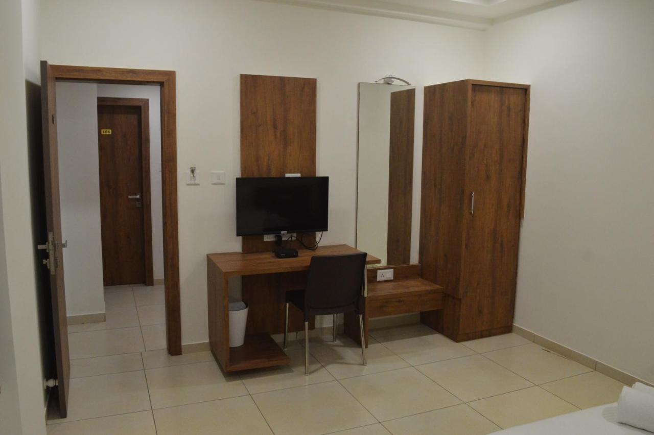 Hotel Revive Veraval Ngoại thất bức ảnh