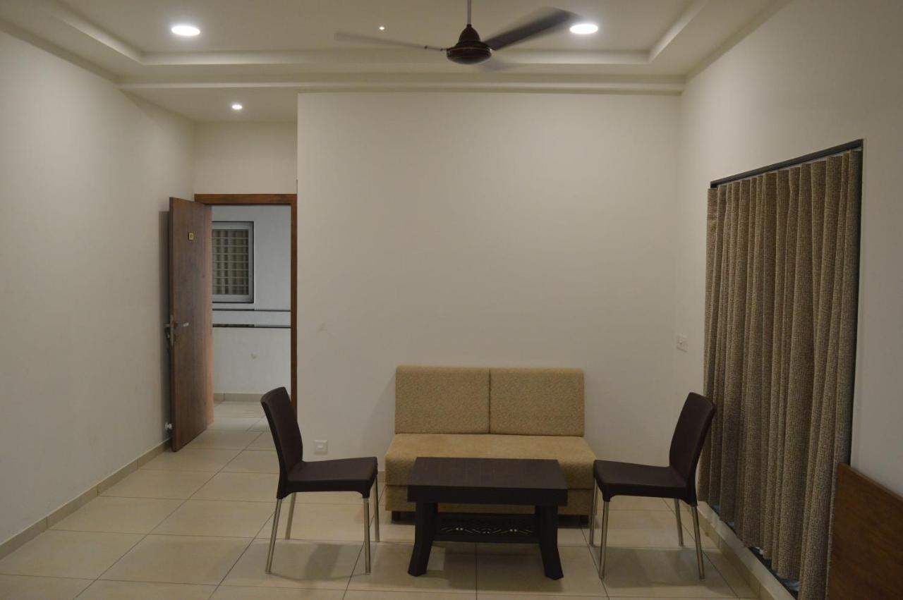 Hotel Revive Veraval Ngoại thất bức ảnh