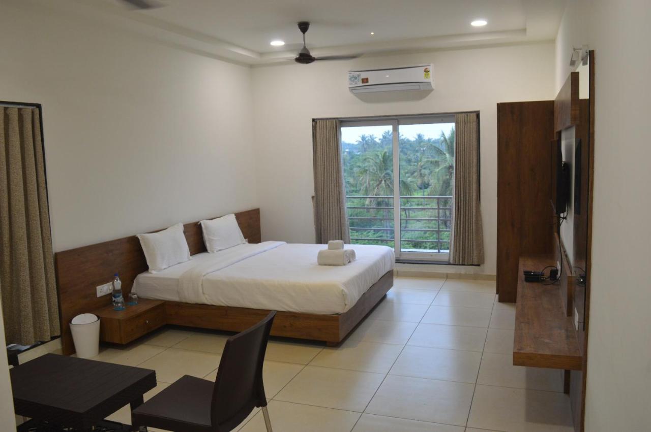 Hotel Revive Veraval Ngoại thất bức ảnh