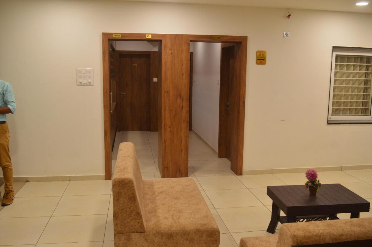 Hotel Revive Veraval Ngoại thất bức ảnh